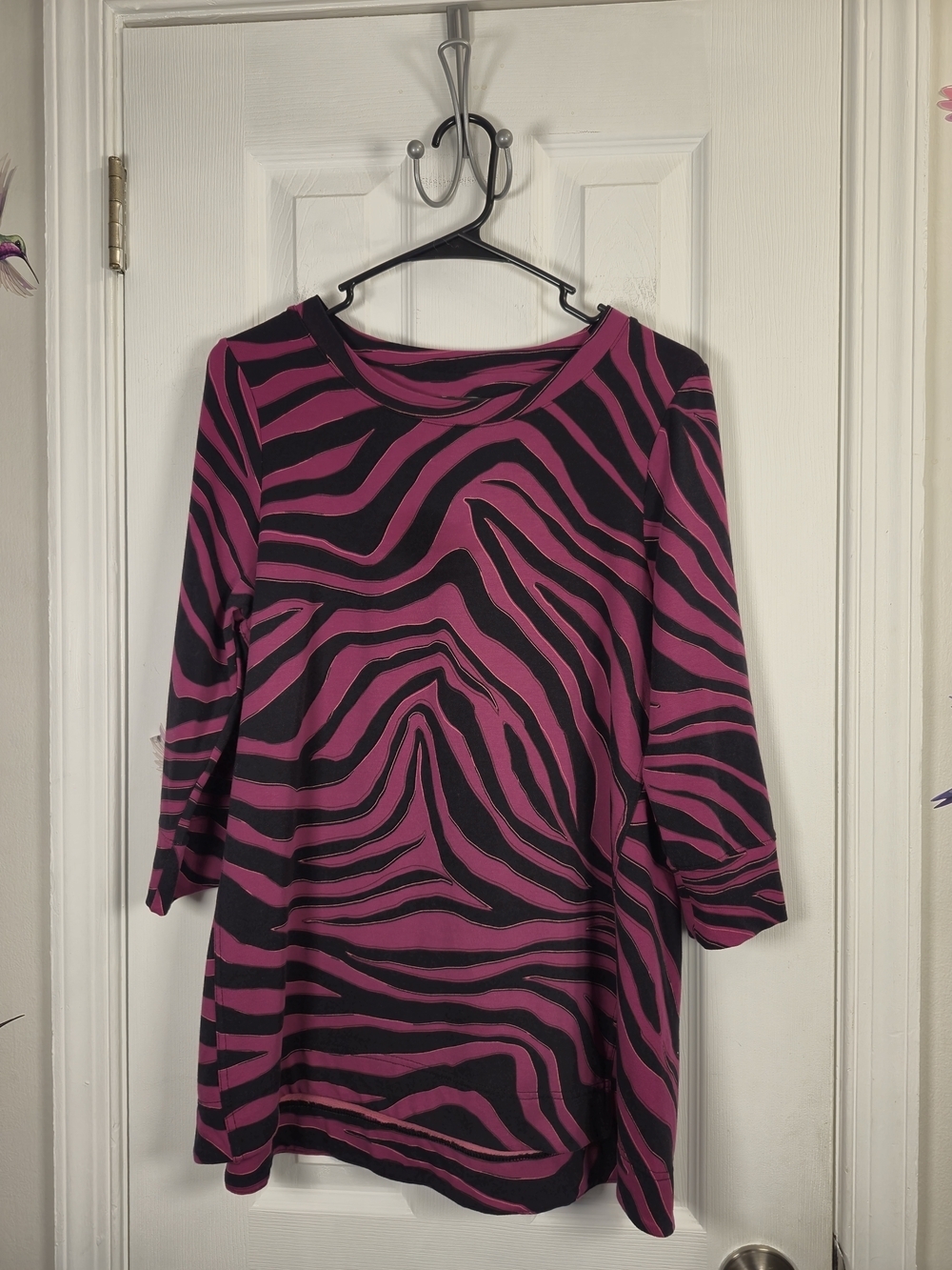 Chico's Zenergy Zebra Print 3/4 Sleeve Tunic Top Pink Black Size 1 (8/10)